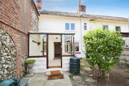 2 bedroom Cottage to let in Marsham Road, Norwich, NR10