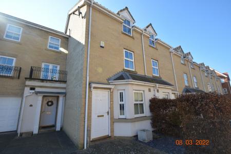 4 bedroom Terraced House to let in Kenneth McKee Plain, Norwich, NR2