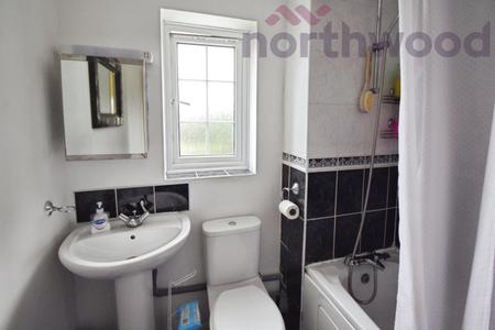 1 bedroom Flat to let in Kingswood Avenue, Thorpe Marriott, Norwich, NR8