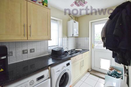 1 bedroom Flat to let in Kingswood Avenue, Thorpe Marriott, Norwich, NR8