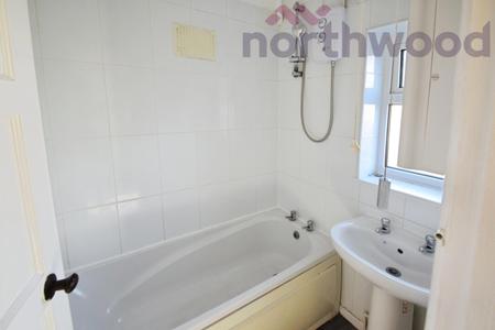 3 bedroom Flat to let in Barnesdale Road, Tuckswood, Norwich, NR4