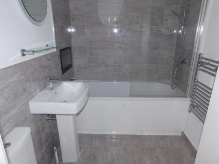 2 bedroom Flat for sale in Carlton Square, Carlton, Nottingham, NG4