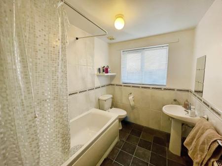 1 bedroom Flat for sale in Fairway Drive, Carlton, Nottingham, NG4