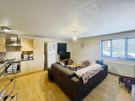 1 bedroom Flat for sale in Fairway Drive, Carlton, Nottingham, NG4
