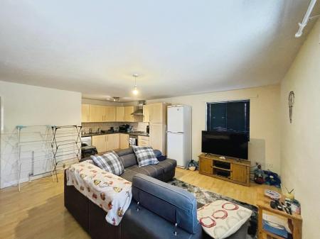 1 bedroom Flat for sale in Fairway Drive, Carlton, Nottingham, NG4