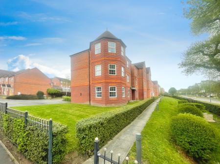 2 bedroom Flat for sale in Gilbert Close, Deansgate, Nottingham, NG5