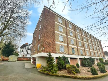 1 bedroom Studio flat for sale in Tavistock Court, Nottingham, NG5