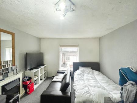 1 bedroom Studio flat for sale in Tavistock Court, Nottingham, NG5