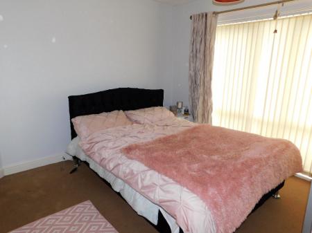 2 bedroom Flat for sale in The Green Mews, Nottingham, NG5