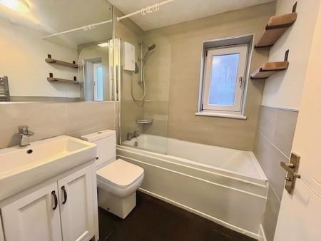 3 bedroom Semi-detached house to let in Ellwood Crescent, Nottingham, Wollaton Nottingham, NG8
