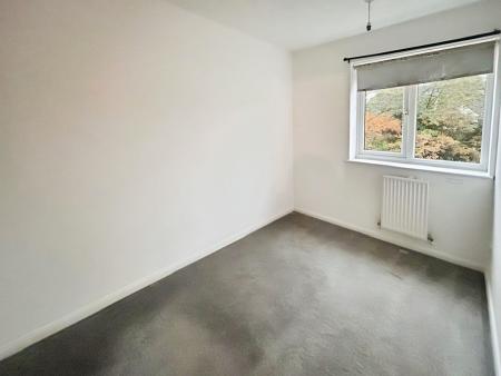 3 bedroom Semi-detached house to let in Ellwood Crescent, Nottingham, Wollaton Nottingham, NG8