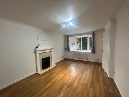 3 bedroom Semi-detached house to let in Ellwood Crescent, Nottingham, Wollaton Nottingham, NG8