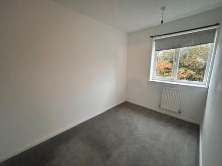 3 bedroom Semi-detached house to let in Ellwood Crescent, Nottingham, Wollaton Nottingham, NG8