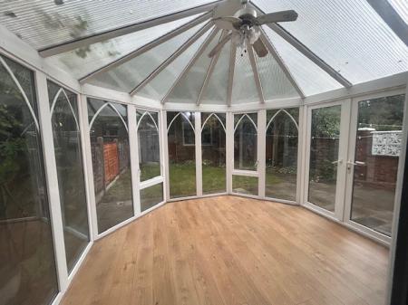 3 bedroom Semi-detached house to let in Ellwood Crescent, Nottingham, Wollaton Nottingham, NG8
