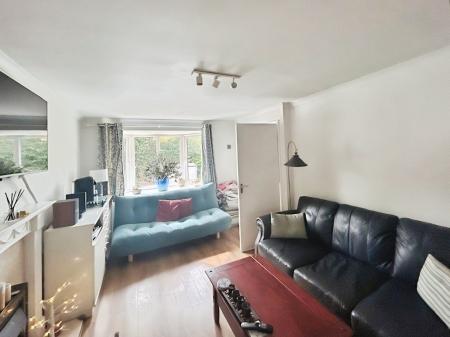 3 bedroom Semi-detached house to let in Ellwood Crescent, Nottingham, Wollaton Nottingham, NG8