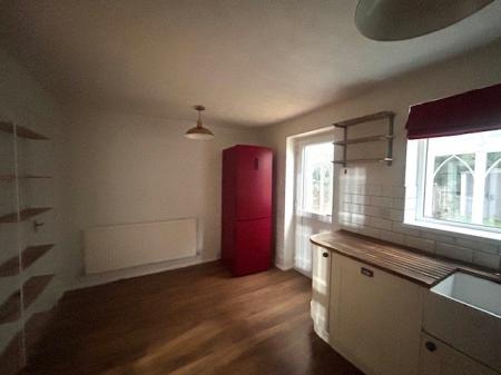 3 bedroom Semi-detached house to let in Ellwood Crescent, Nottingham, Wollaton Nottingham, NG8