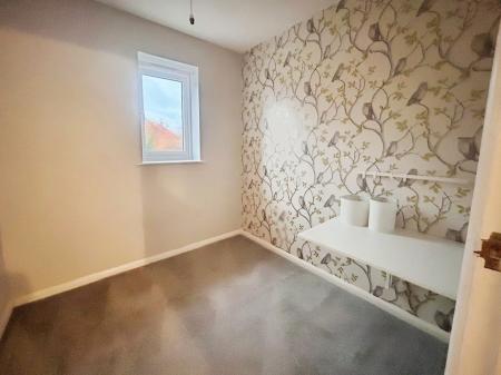 3 bedroom Semi-detached house to let in Ellwood Crescent, Nottingham, Wollaton Nottingham, NG8
