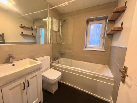 3 bedroom Semi-detached house to let in Ellwood Crescent, Nottingham, Wollaton Nottingham, NG8