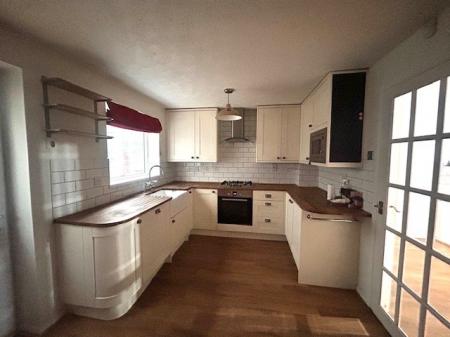3 bedroom Semi-detached house to let in Ellwood Crescent, Nottingham, Wollaton Nottingham, NG8
