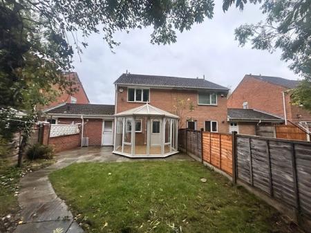 3 bedroom Semi-detached house to let in Ellwood Crescent, Nottingham, Wollaton Nottingham, NG8