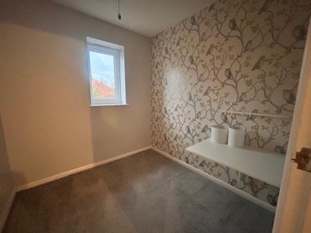 3 bedroom Semi-detached house to let in Ellwood Crescent, Nottingham, Wollaton Nottingham, NG8