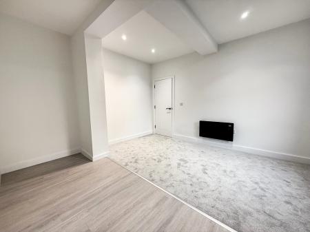 1 bedroom Flat to let in Meadow Road, Beeston, NG9