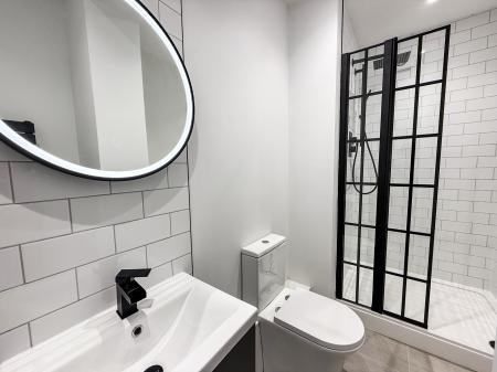 1 bedroom Flat to let in Meadow Road, Beeston, NG9