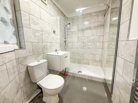 1 bedroom Flat to let in Park View Court, Bath Street, Nottingham, NG1