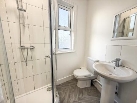 3 bedroom Semi-detached house to let in Rob Roy Avenue, Nottingham, NG7