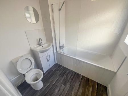 2 bedroom Terraced House to let in Warwick Street, Dunkirk, Nottingham, NG7