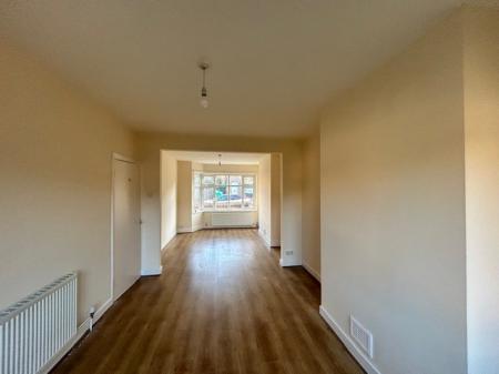 3 bedroom Semi-detached house to let in Westbury Road, Basford, Nottingham, NG5