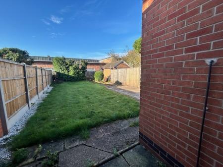 3 bedroom Semi-detached house to let in Westbury Road, Basford, Nottingham, NG5