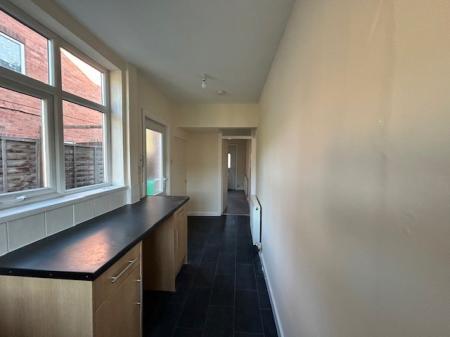 3 bedroom Semi-detached house to let in Westbury Road, Basford, Nottingham, NG5