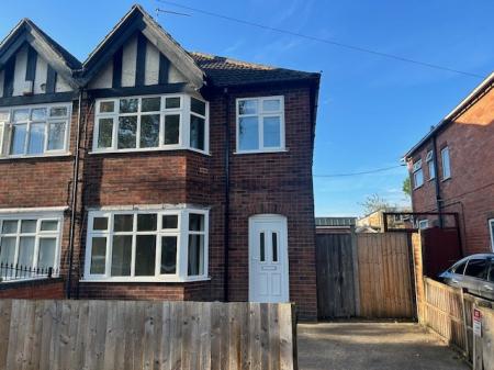 3 bedroom Semi-detached house to let in Westbury Road, Basford, Nottingham, NG5