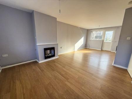 3 bedroom Semi-detached house to let in Grainger Avenue, Nottingham, West Bridgford, NG2