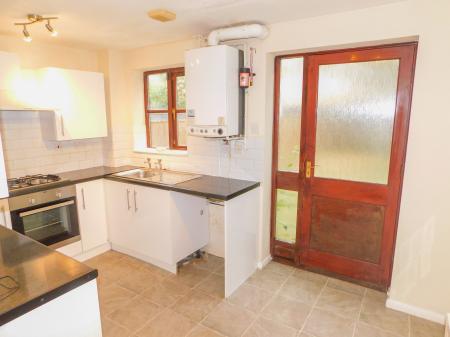 2 bedroom Semi-detached house to let in Heron Drive, Lenton, Nottingham, NG7