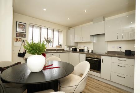 3 bedroom Semi-detached house for sale in Inger Drive,, Gedling, NG4