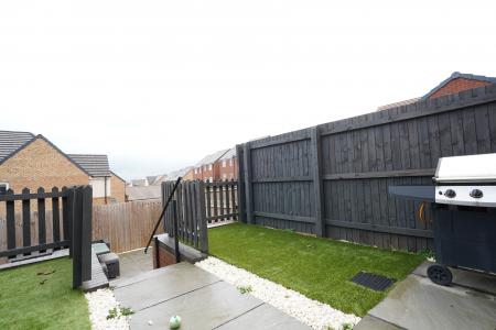 3 bedroom Semi-detached house for sale in Inger Drive,, Gedling, NG4