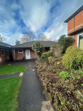 2 bedroom Bungalow for sale in Birch Walk, Sherwood Nottingham, NG5
