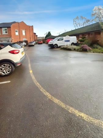 2 bedroom Bungalow for sale in Birch Walk, Sherwood Nottingham, NG5