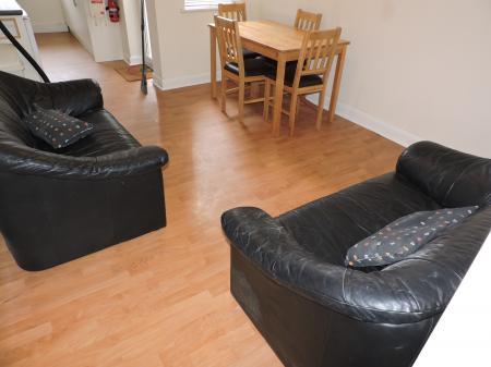 4 bedroom Terraced House to let in Hart Street, Lenton, Nottingham, NG7