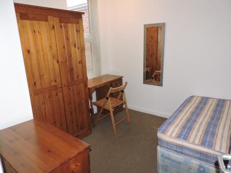 4 bedroom Terraced House to let in Hart Street, Lenton, Nottingham, NG7