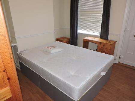 4 bedroom Terraced House to let in Hart Street, Lenton, Nottingham, NG7