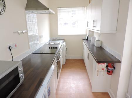 4 bedroom Terraced House to let in Hart Street, Lenton, Nottingham, NG7