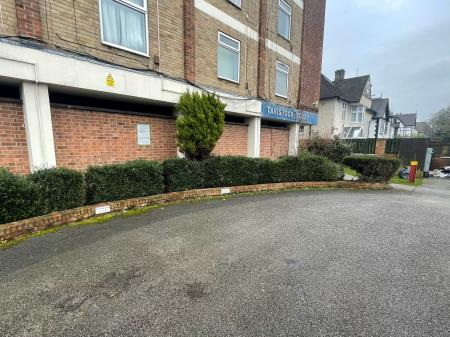 1 bedroom Studio flat for sale in Tavistock Court, Nottinghamshire, Nottingham, NG5