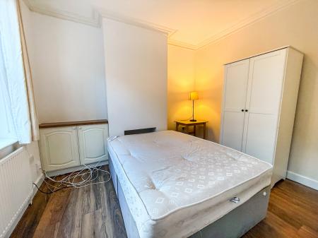 4 bedroom Terraced House to let in Hart Street, Nottingham, Lenton Nottingham, NG7