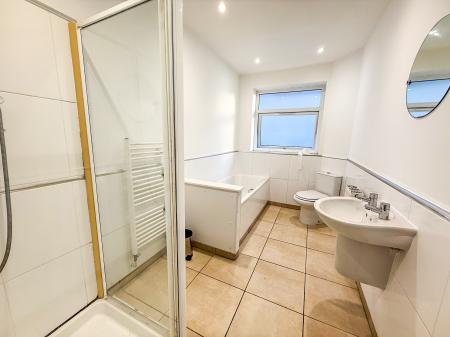 4 bedroom Terraced House to let in Hart Street, Nottingham, Lenton Nottingham, NG7