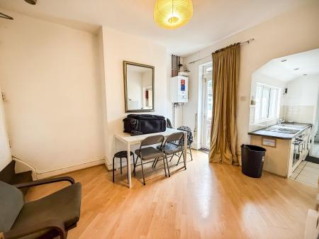 4 bedroom Terraced House to let in Beeston Road, Dunkirk, Nottingham, NG7