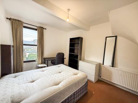 4 bedroom Terraced House to let in Beeston Road, Dunkirk, Nottingham, NG7