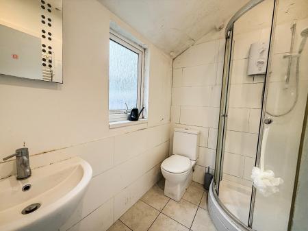 4 bedroom Terraced House to let in Beeston Road, Dunkirk, Nottingham, NG7